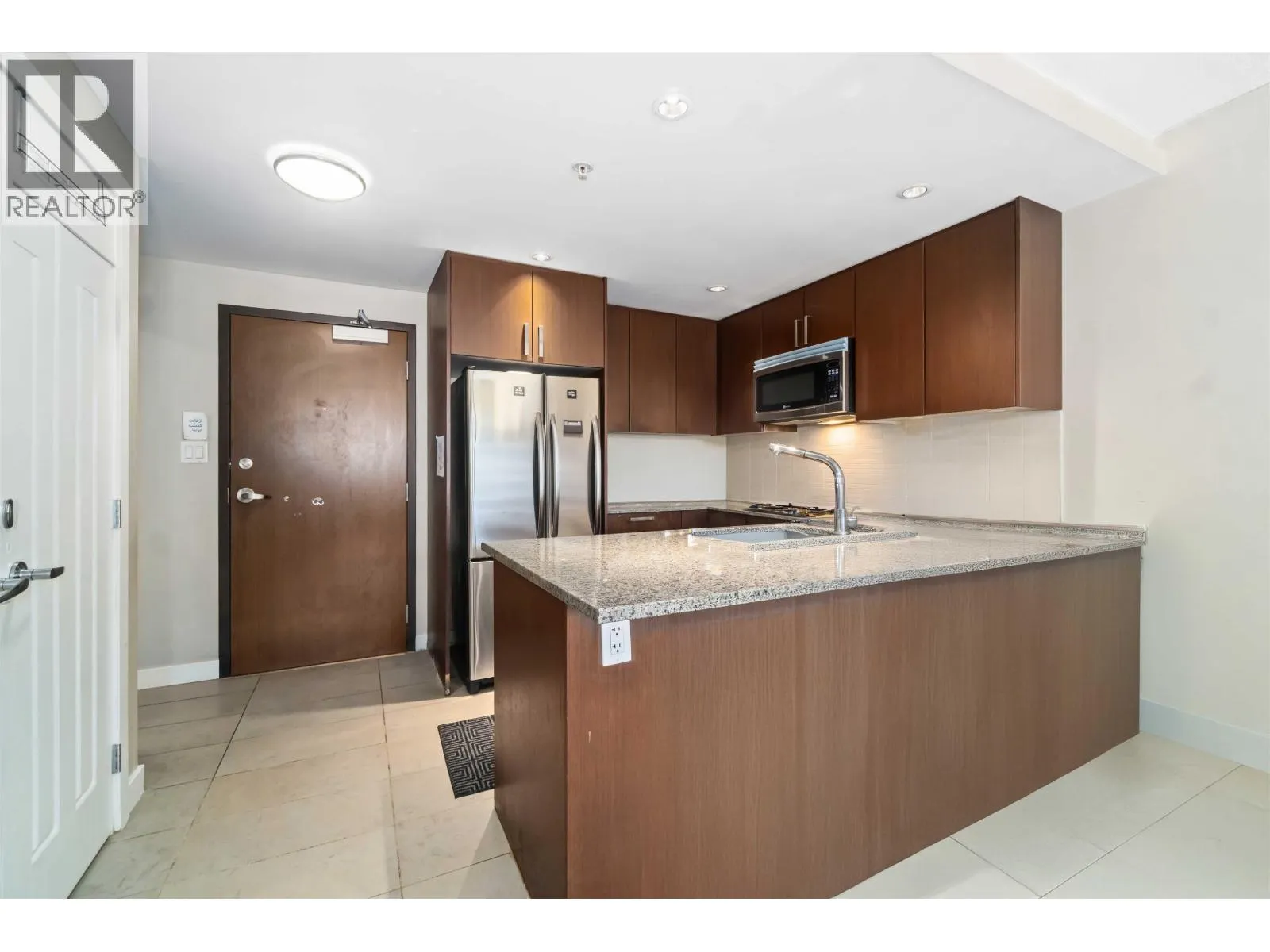 2102 2978 GLEN DRIVE