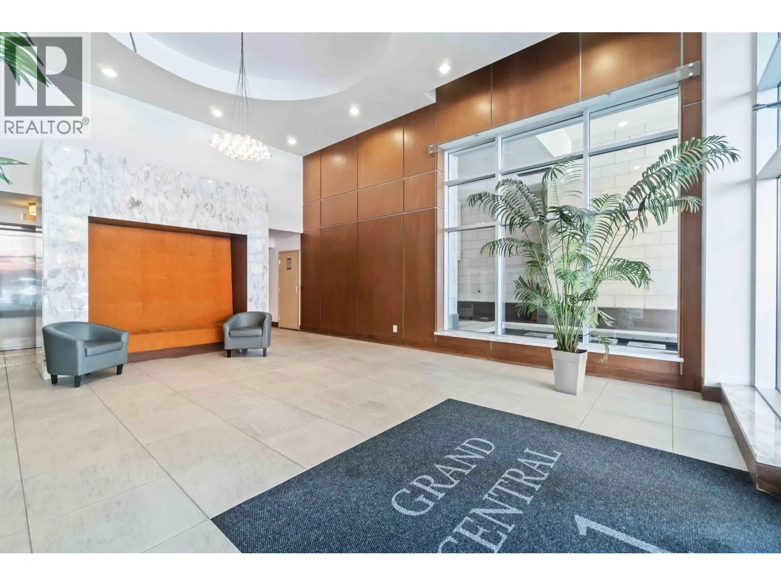 2102 2978 GLEN DRIVE