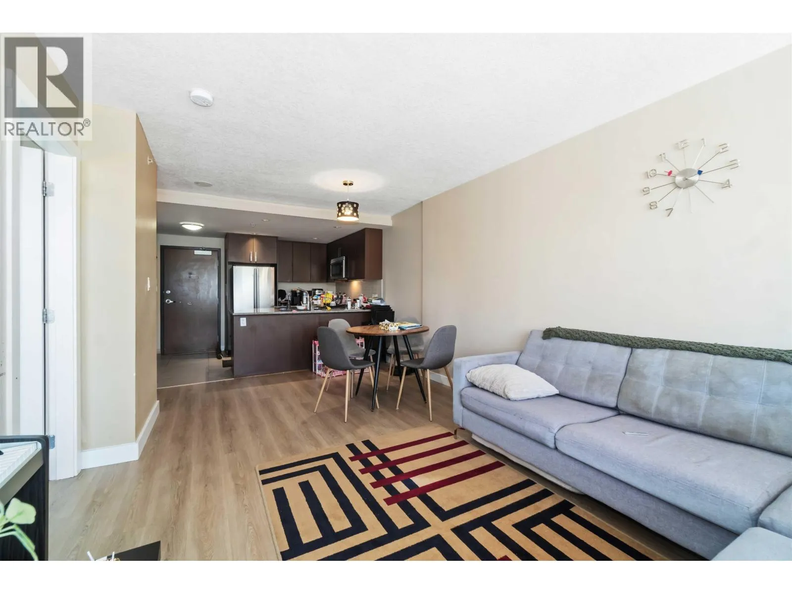 2102 2978 GLEN DRIVE