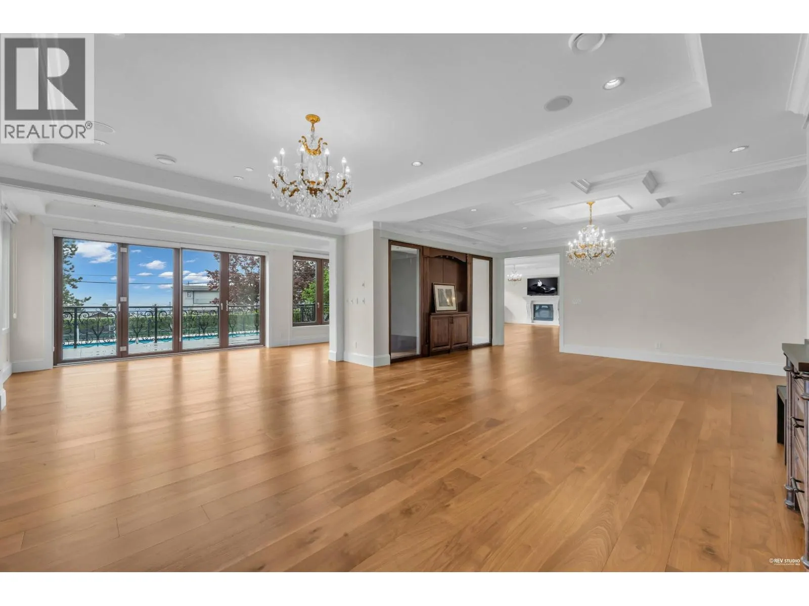 1118 CRESTLINE ROAD