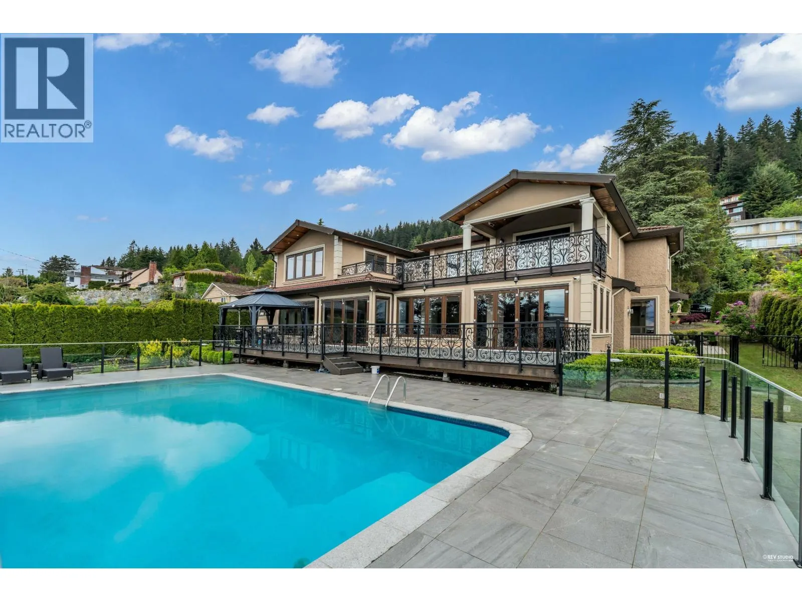 1118 CRESTLINE ROAD