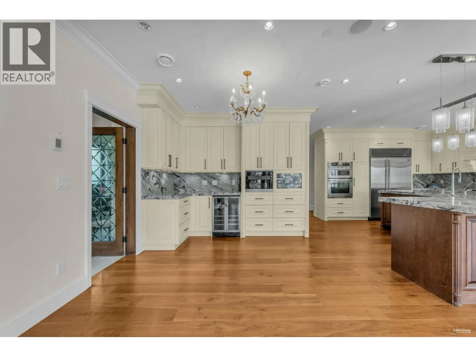 1118 CRESTLINE ROAD