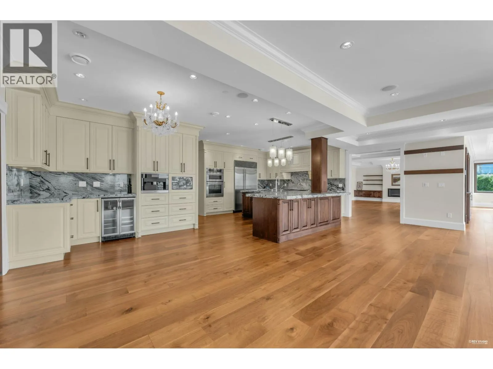 1118 CRESTLINE ROAD
