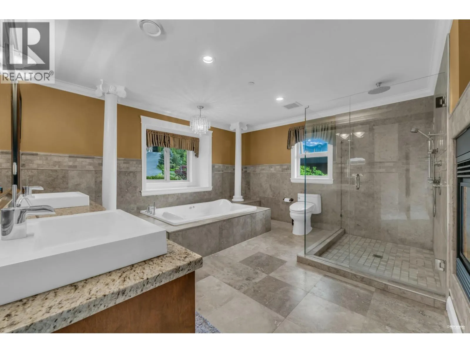 1118 CRESTLINE ROAD