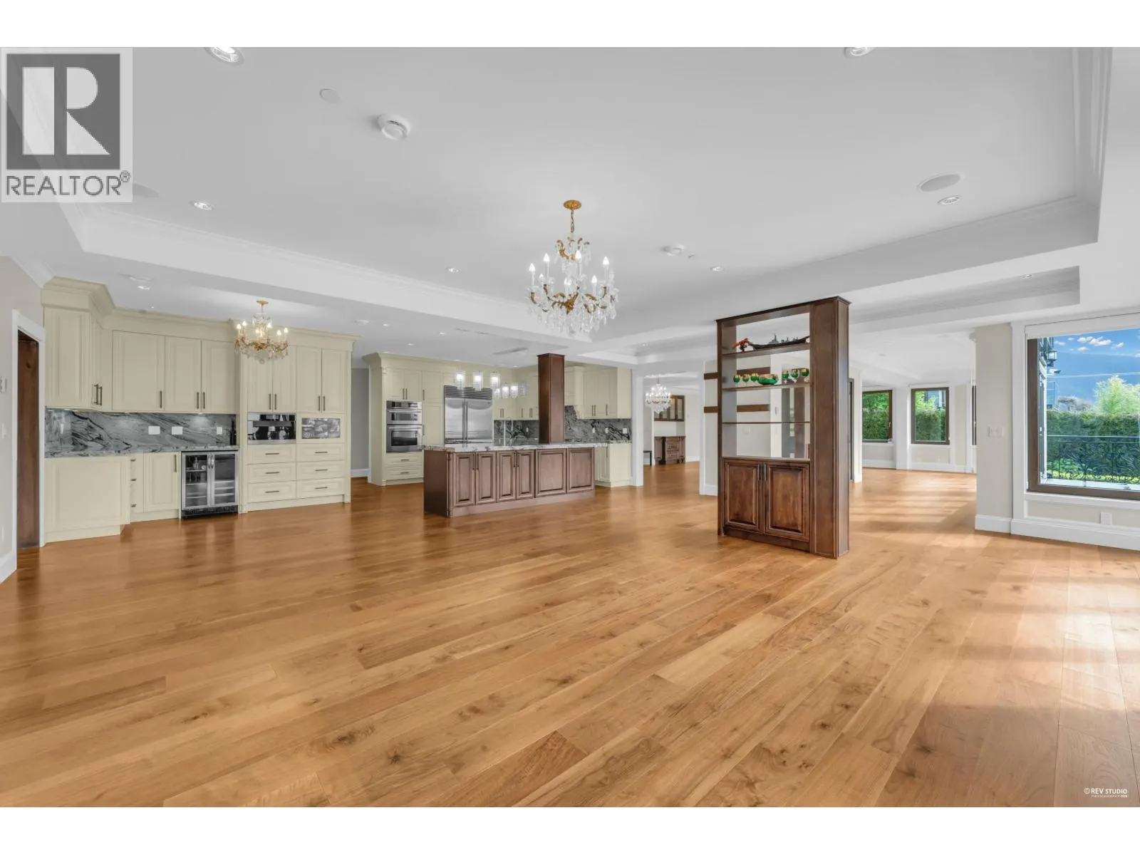1118 CRESTLINE ROAD