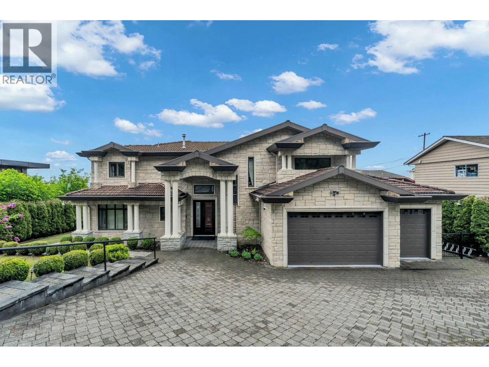 1118 CRESTLINE ROAD