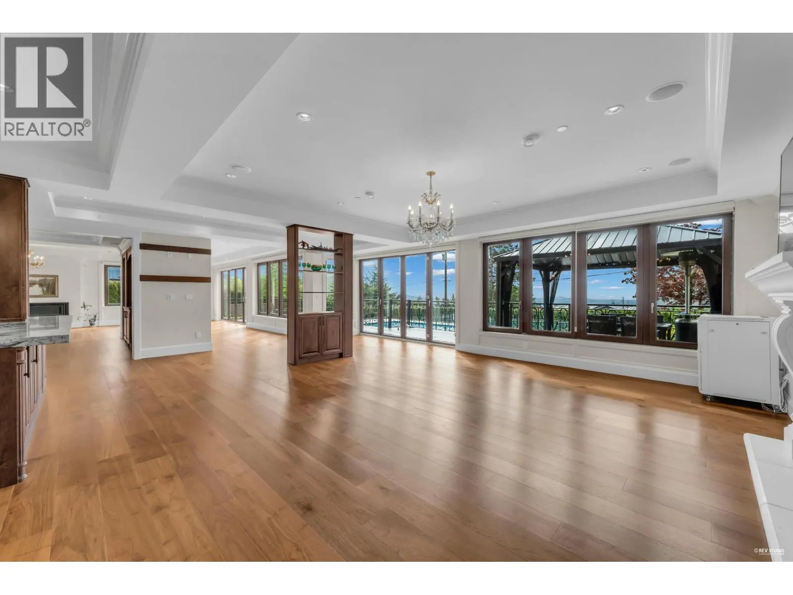 1118 CRESTLINE ROAD
