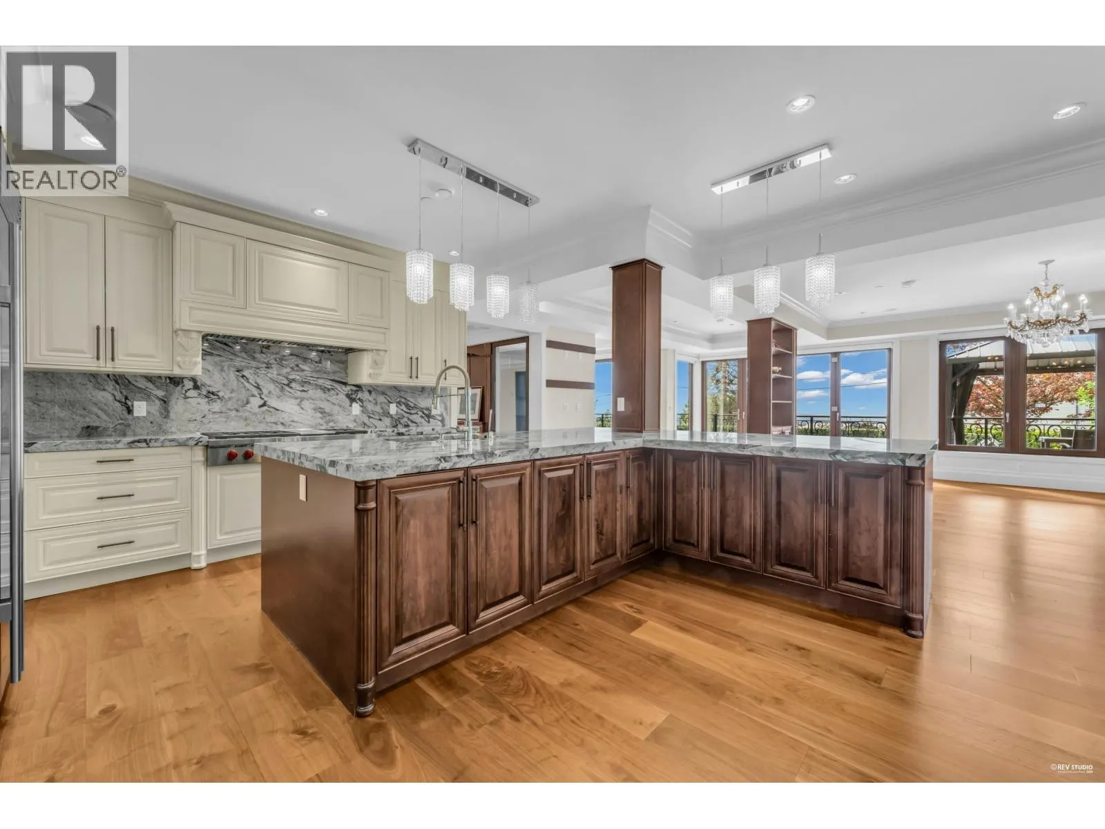 1118 CRESTLINE ROAD