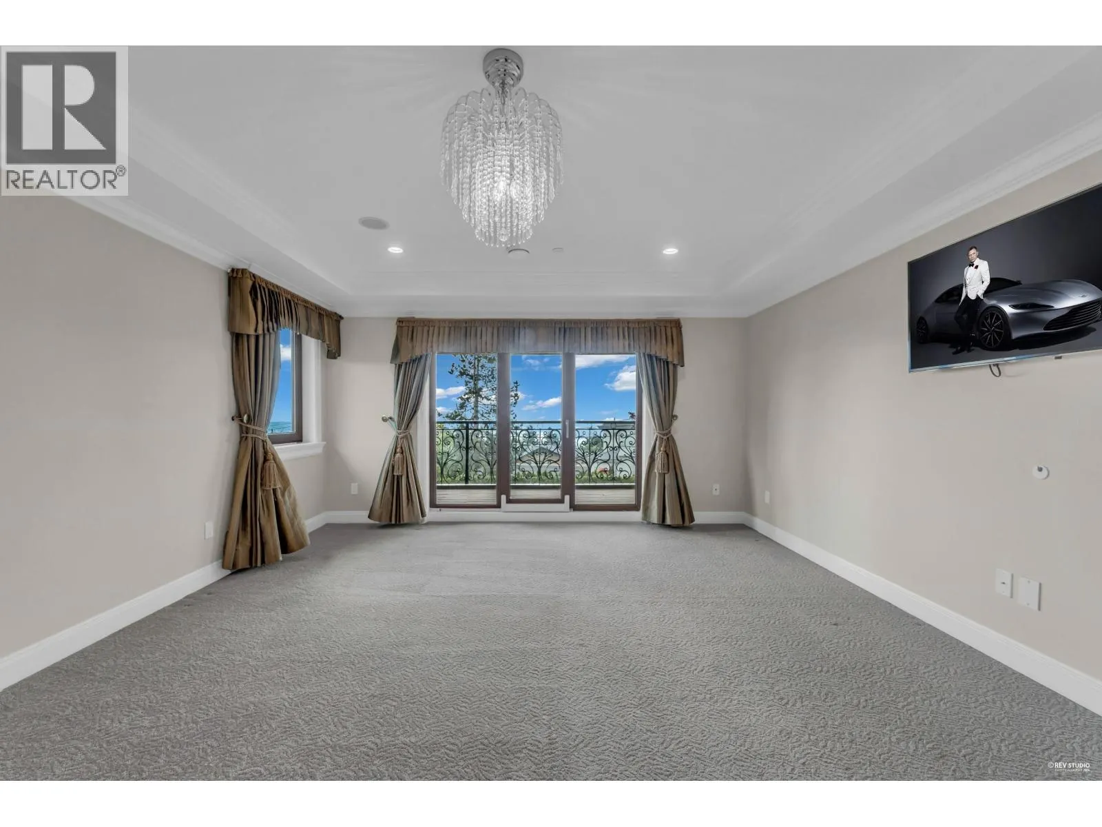 1118 CRESTLINE ROAD
