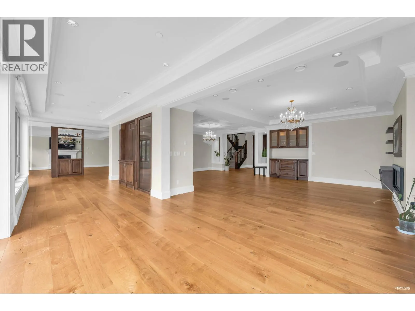 1118 CRESTLINE ROAD
