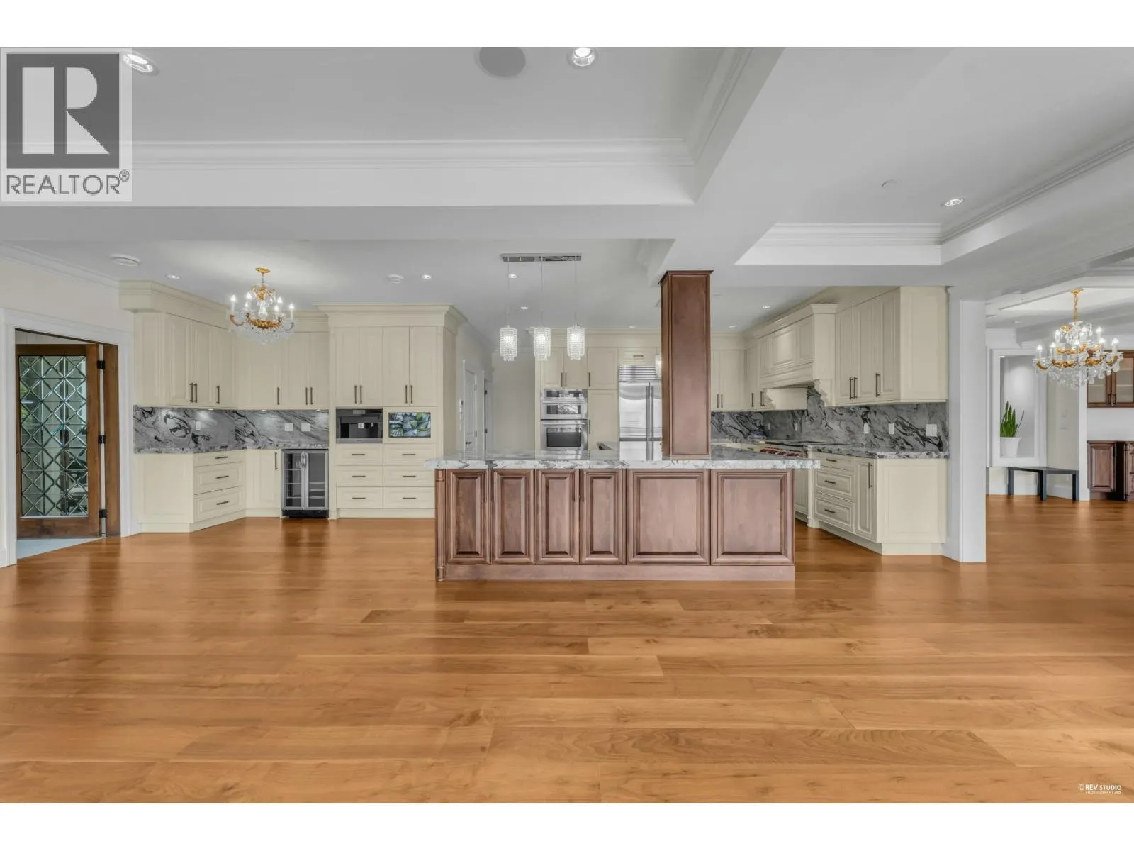 1118 CRESTLINE ROAD