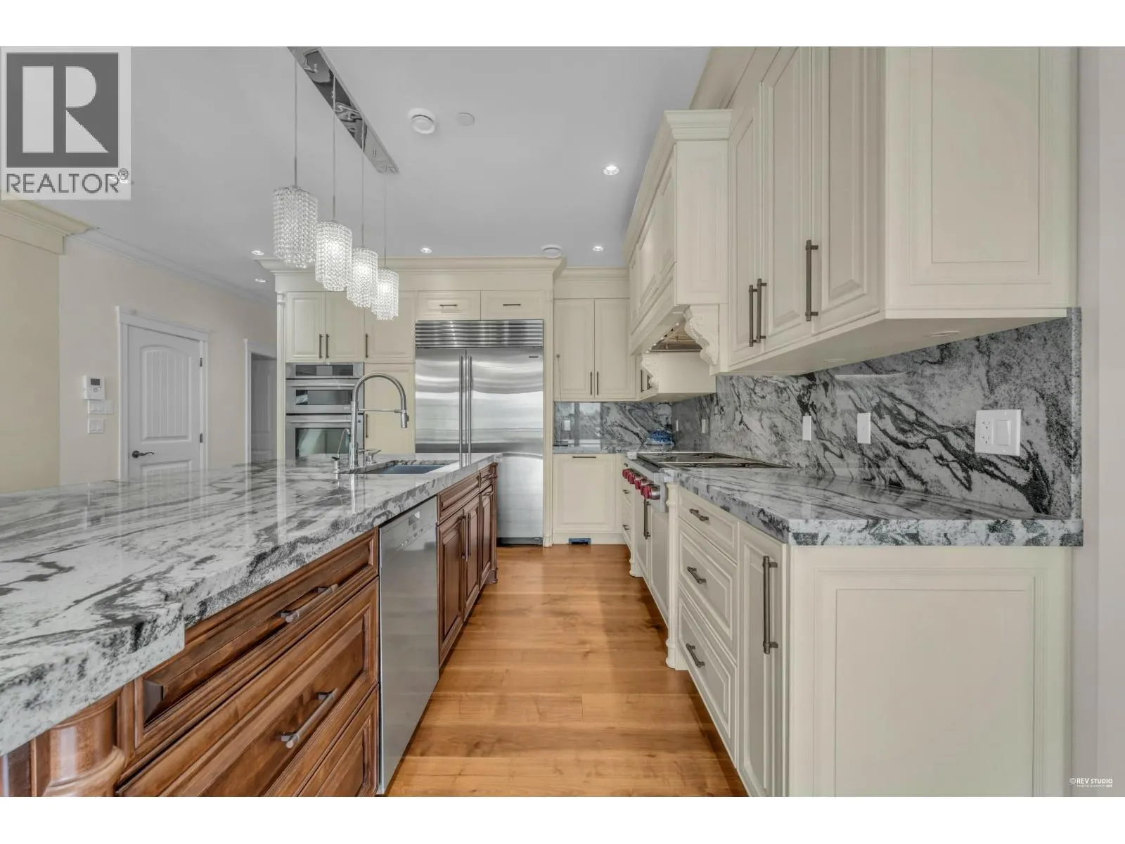 1118 CRESTLINE ROAD