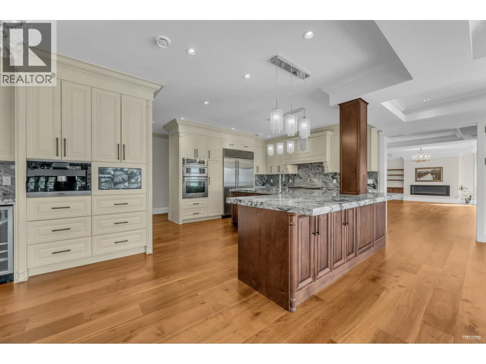 1118 CRESTLINE ROAD