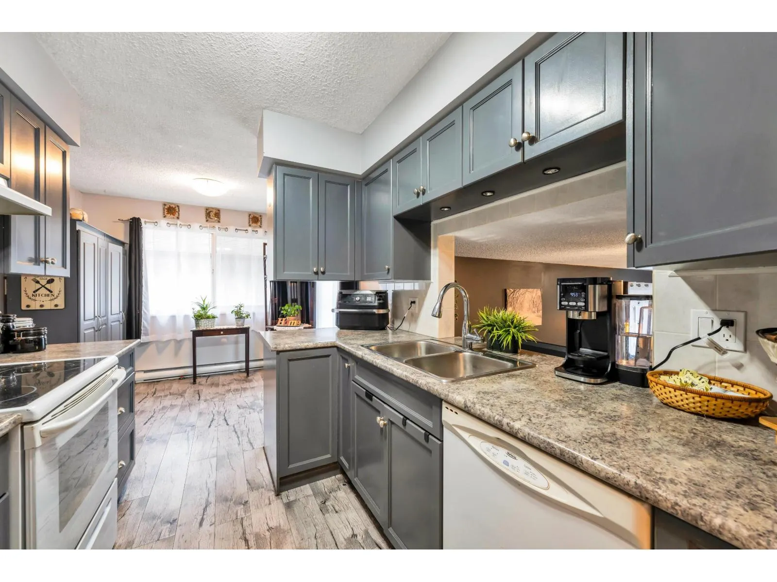 31544 SUNNYSIDE CRESCENT