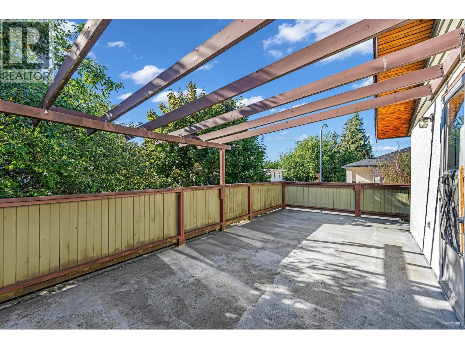9040 GLENALLAN GATE