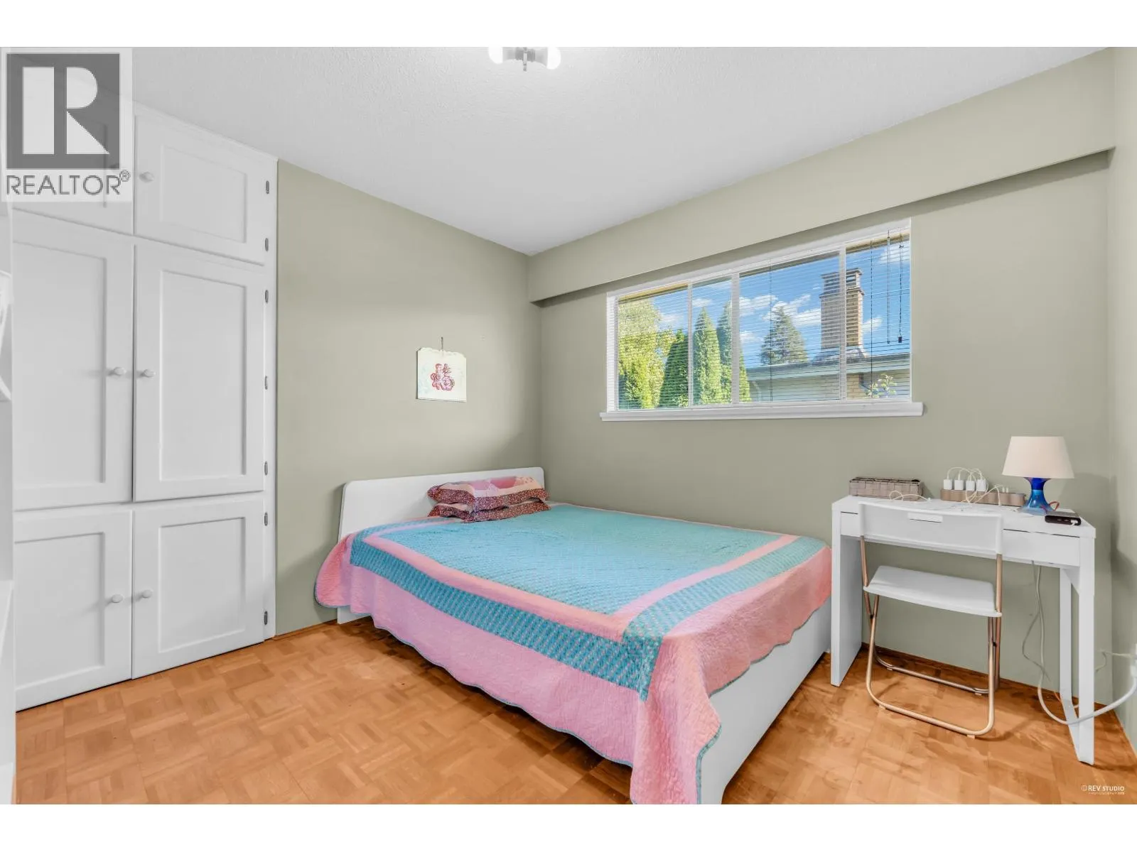 9040 GLENALLAN GATE