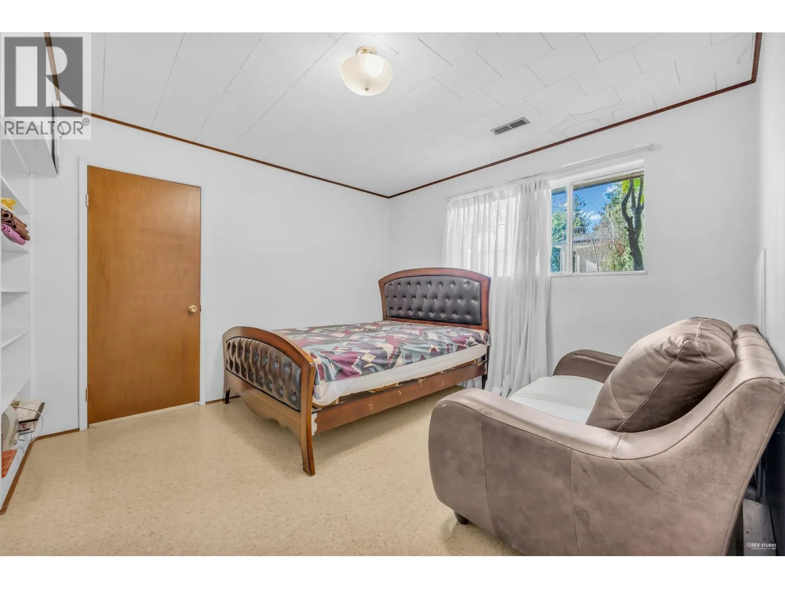 9040 GLENALLAN GATE