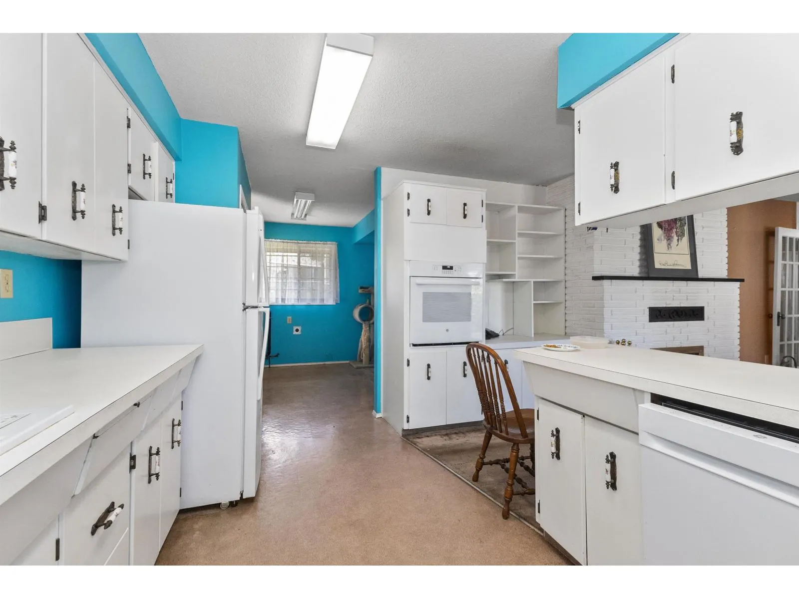 2643 SUNNYSIDE CRESCENT