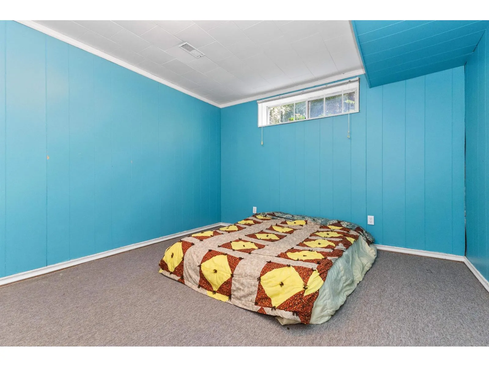 2643 SUNNYSIDE CRESCENT