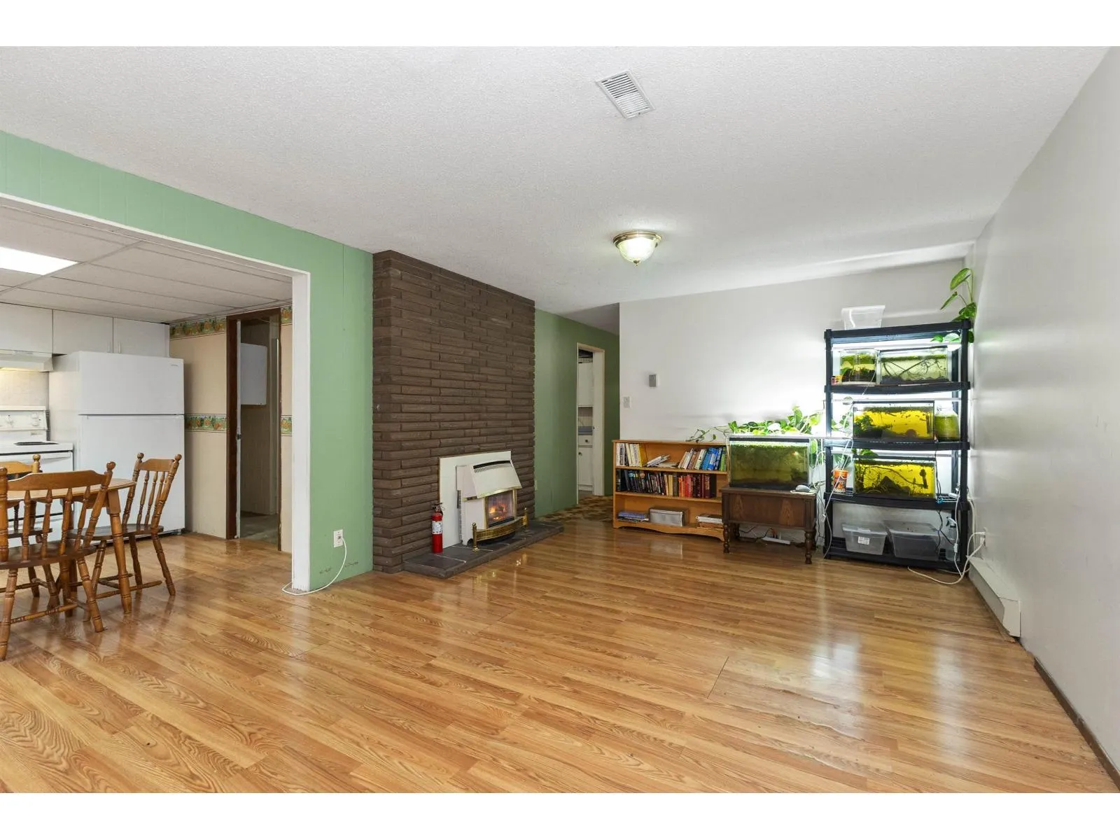 2643 SUNNYSIDE CRESCENT