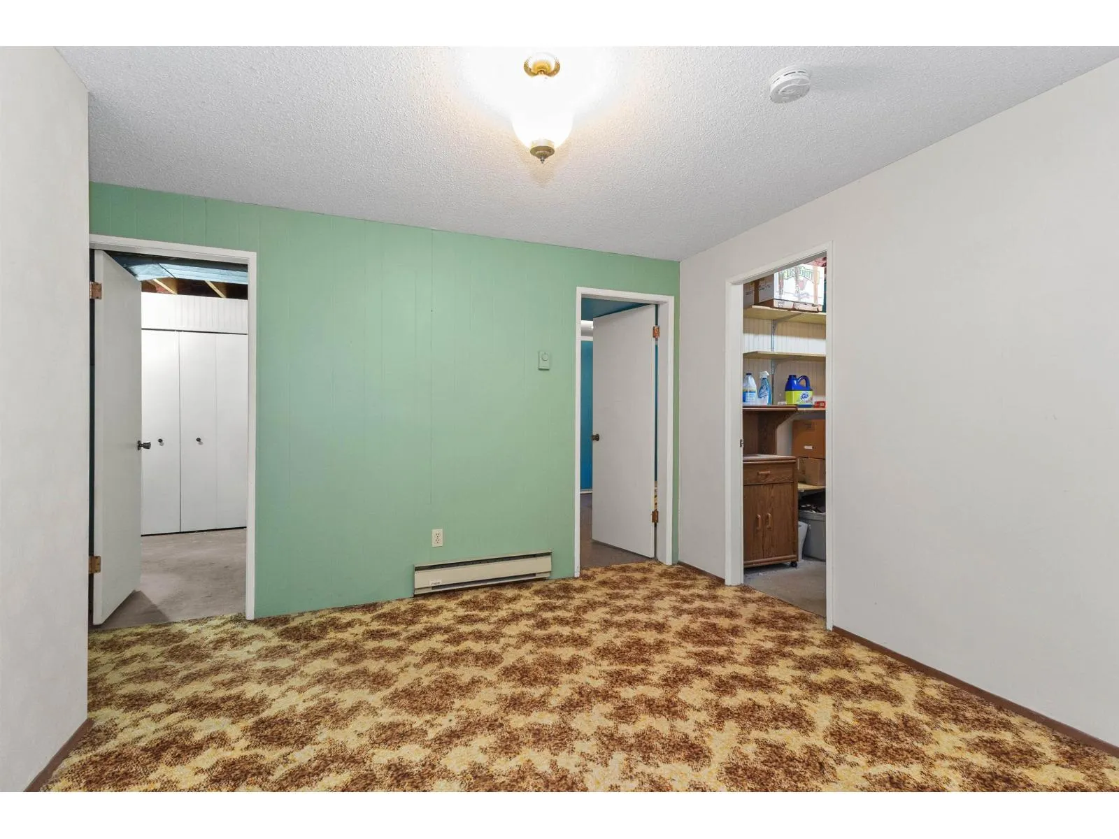 2643 SUNNYSIDE CRESCENT