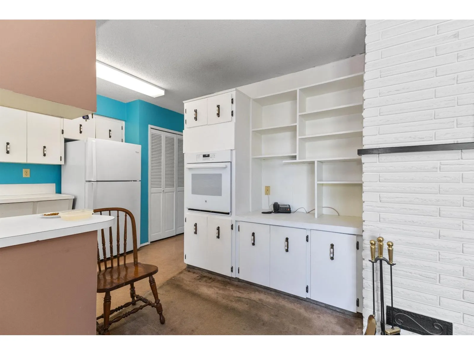 2643 SUNNYSIDE CRESCENT