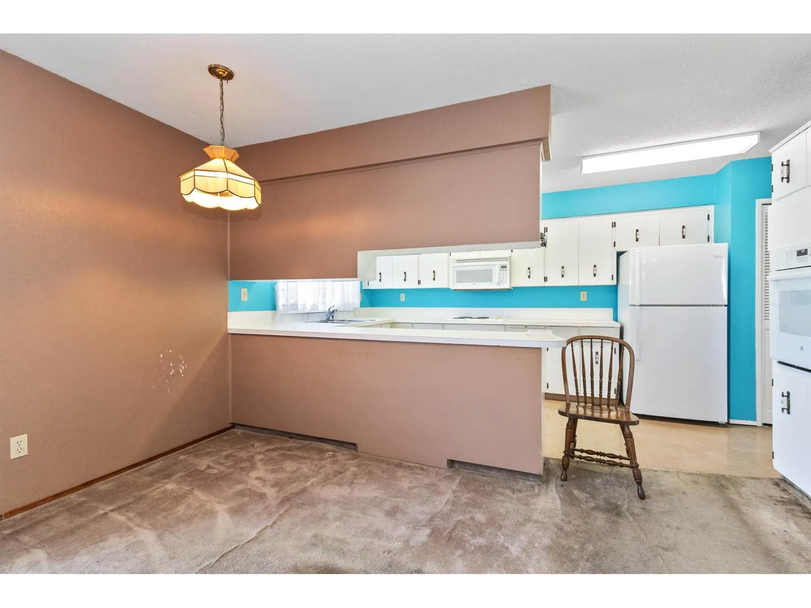 2643 SUNNYSIDE CRESCENT