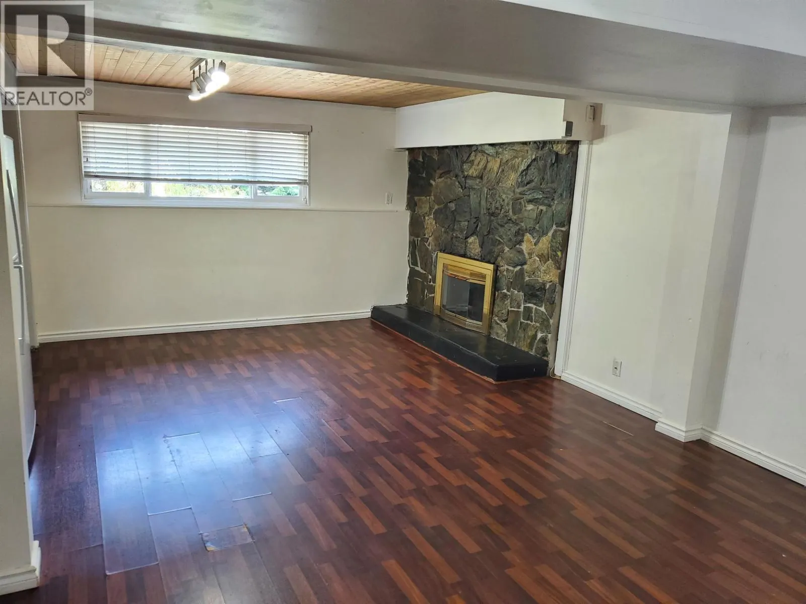 BSMT 2966 COVE PLACE