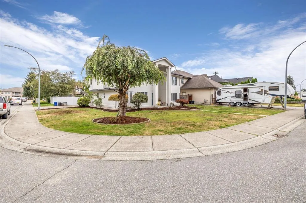 8351 MILLER CRESCENT