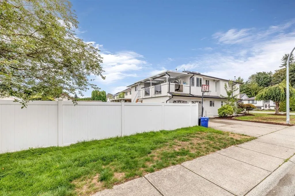 8351 MILLER CRESCENT