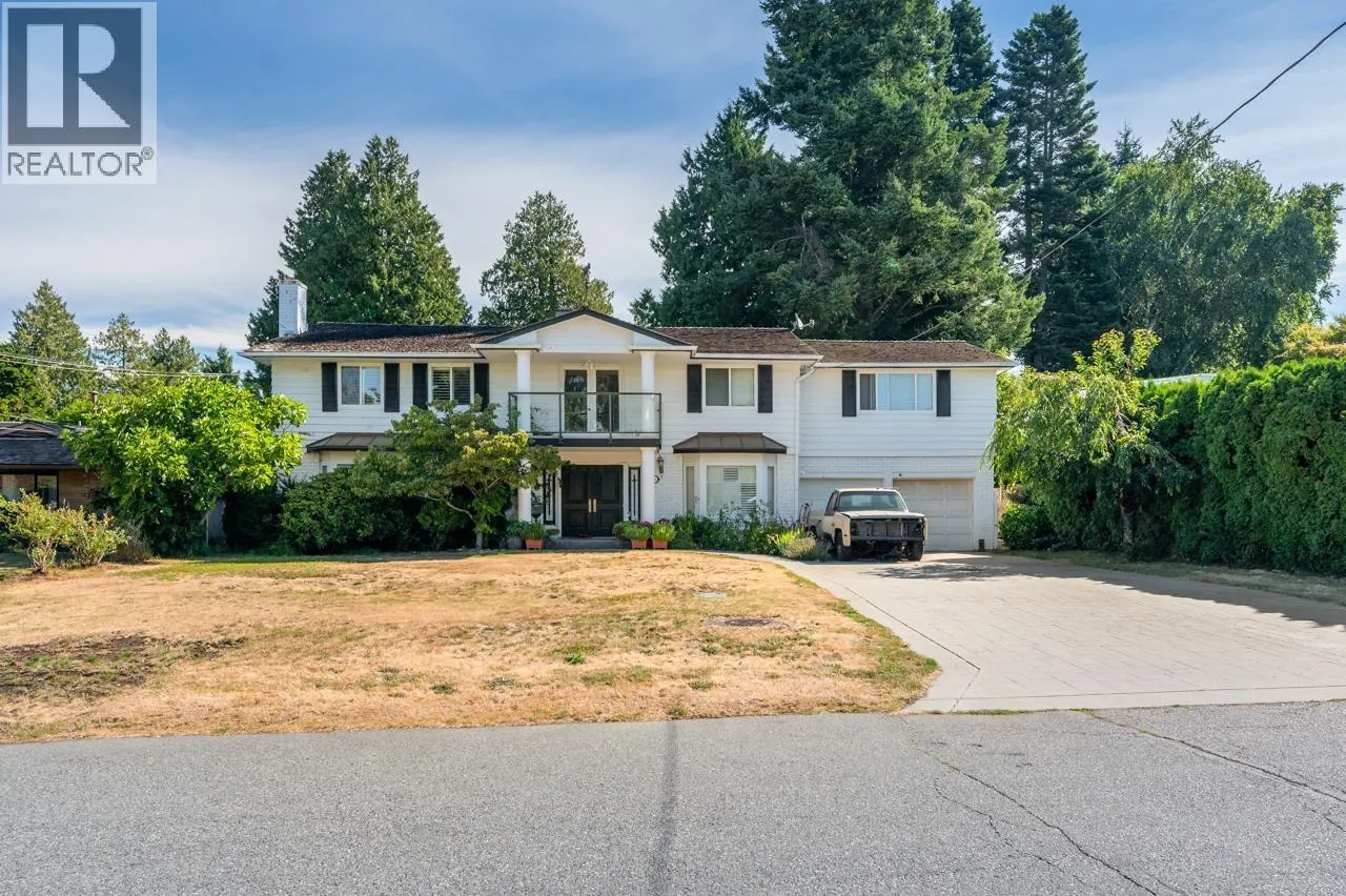 906 PACIFIC DRIVE
