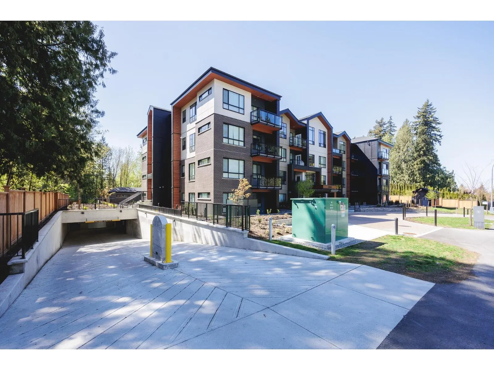 406 32690 14TH AVENUE