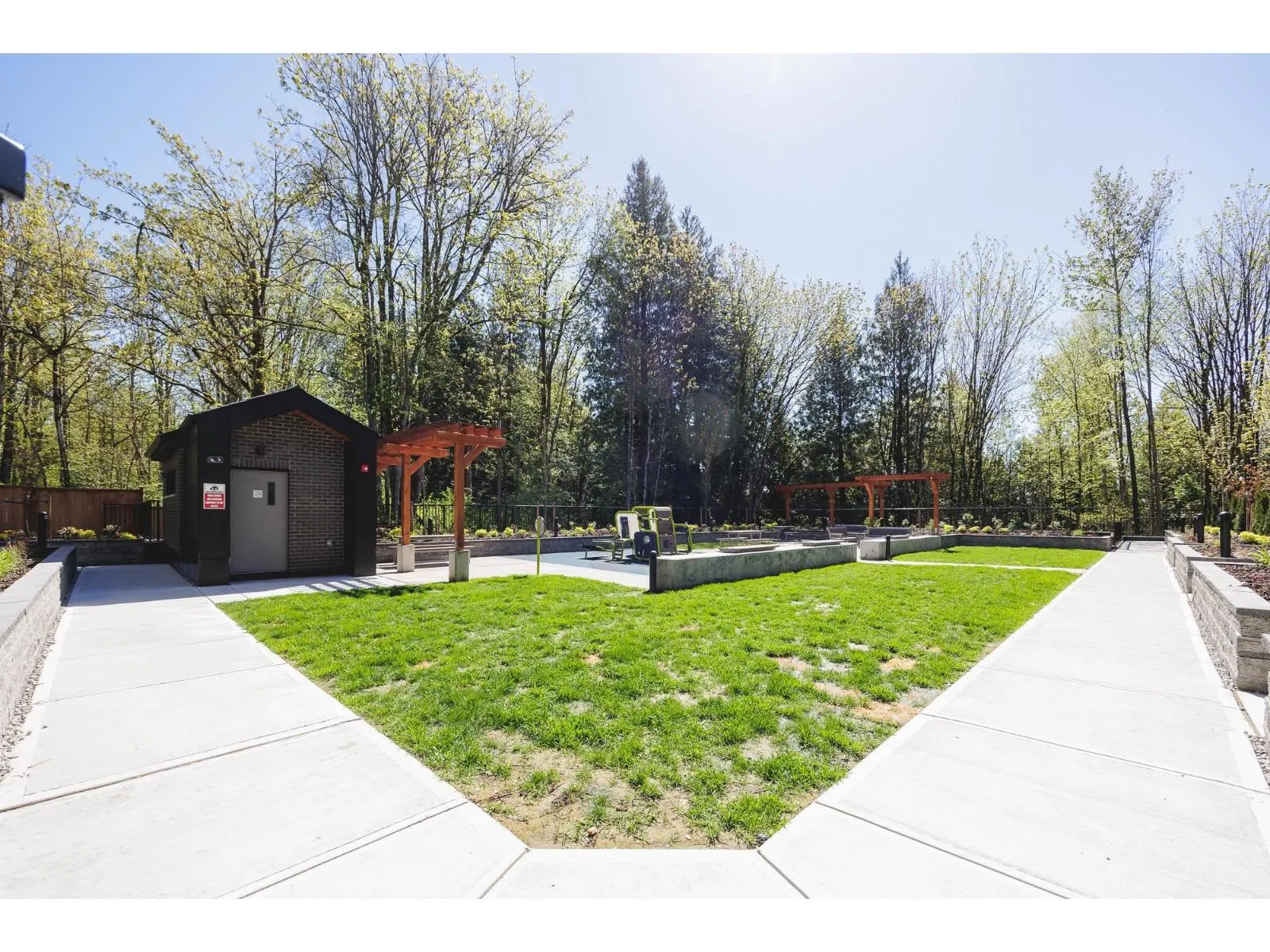 406 32690 14TH AVENUE