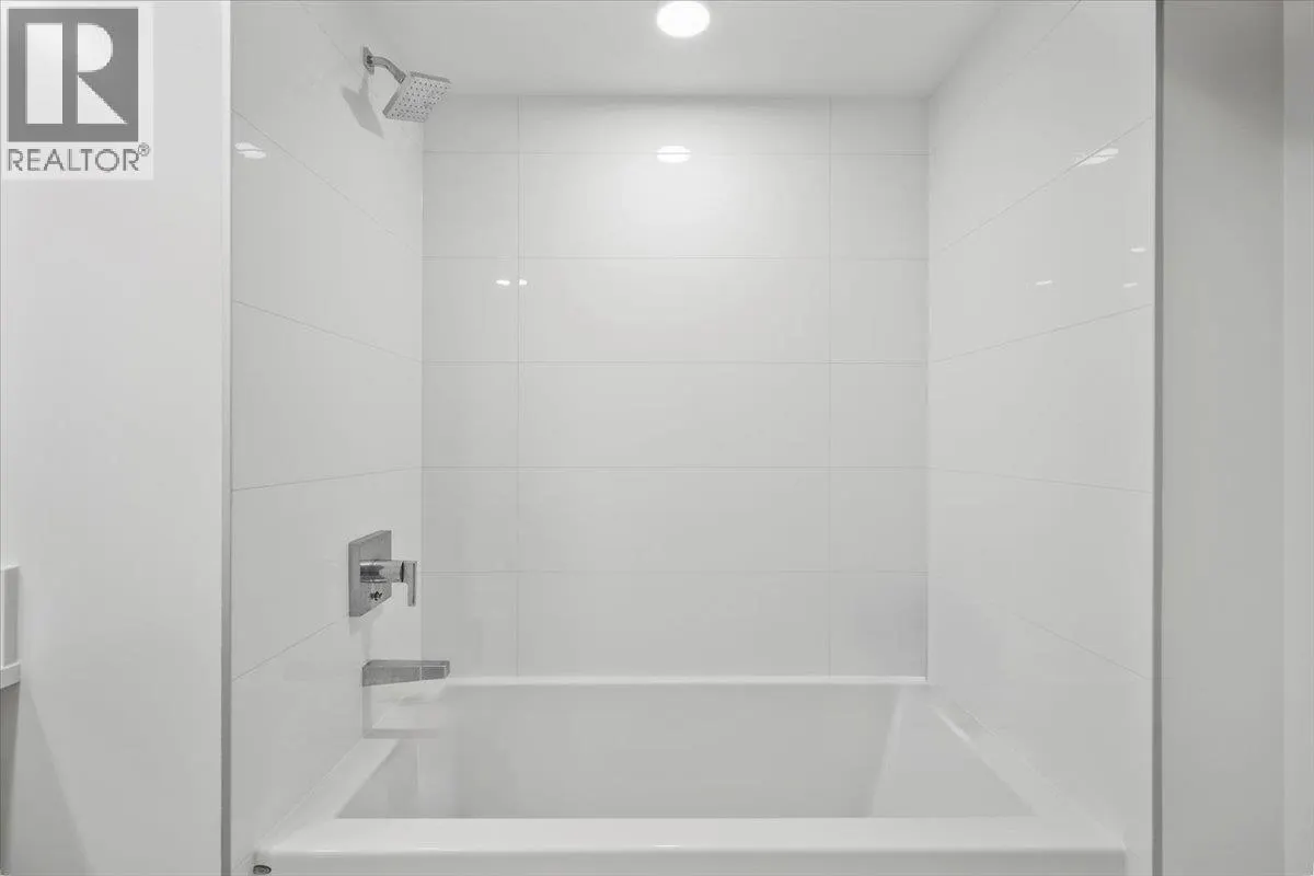 1001 7769 PARK CRESCENT