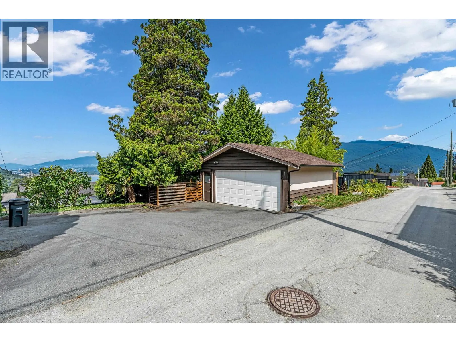 7238 BRAESIDE DRIVE
