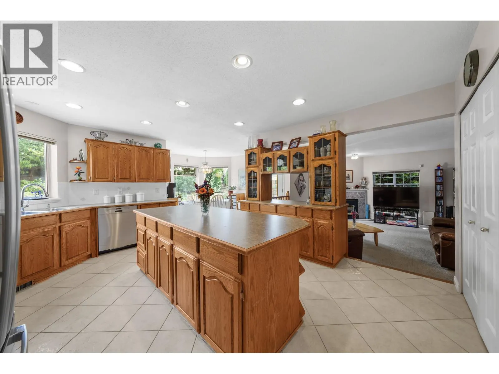 2215 SORRENTO DRIVE