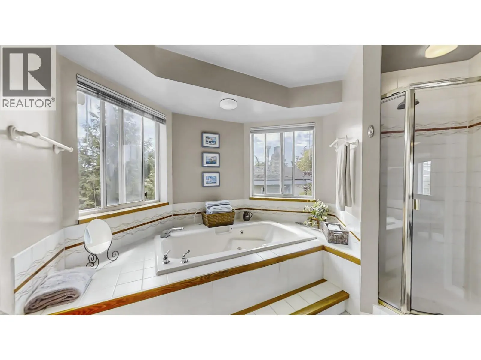 2215 SORRENTO DRIVE