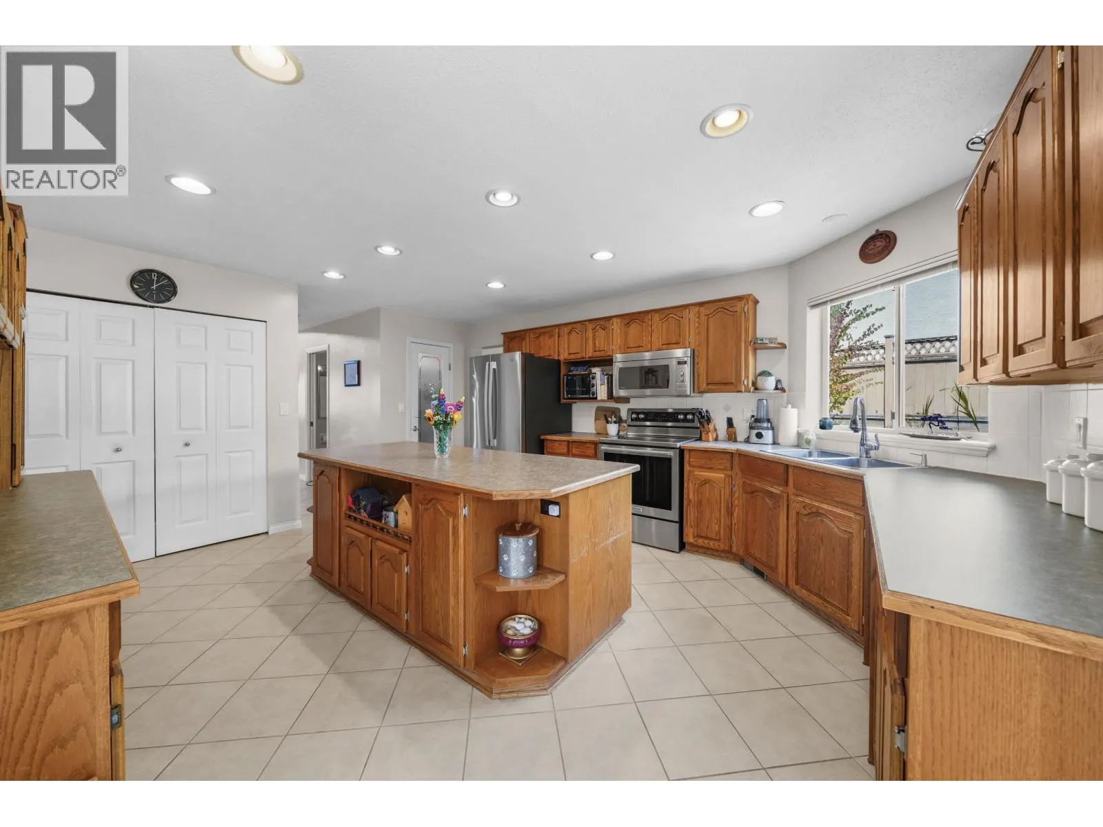 2215 SORRENTO DRIVE