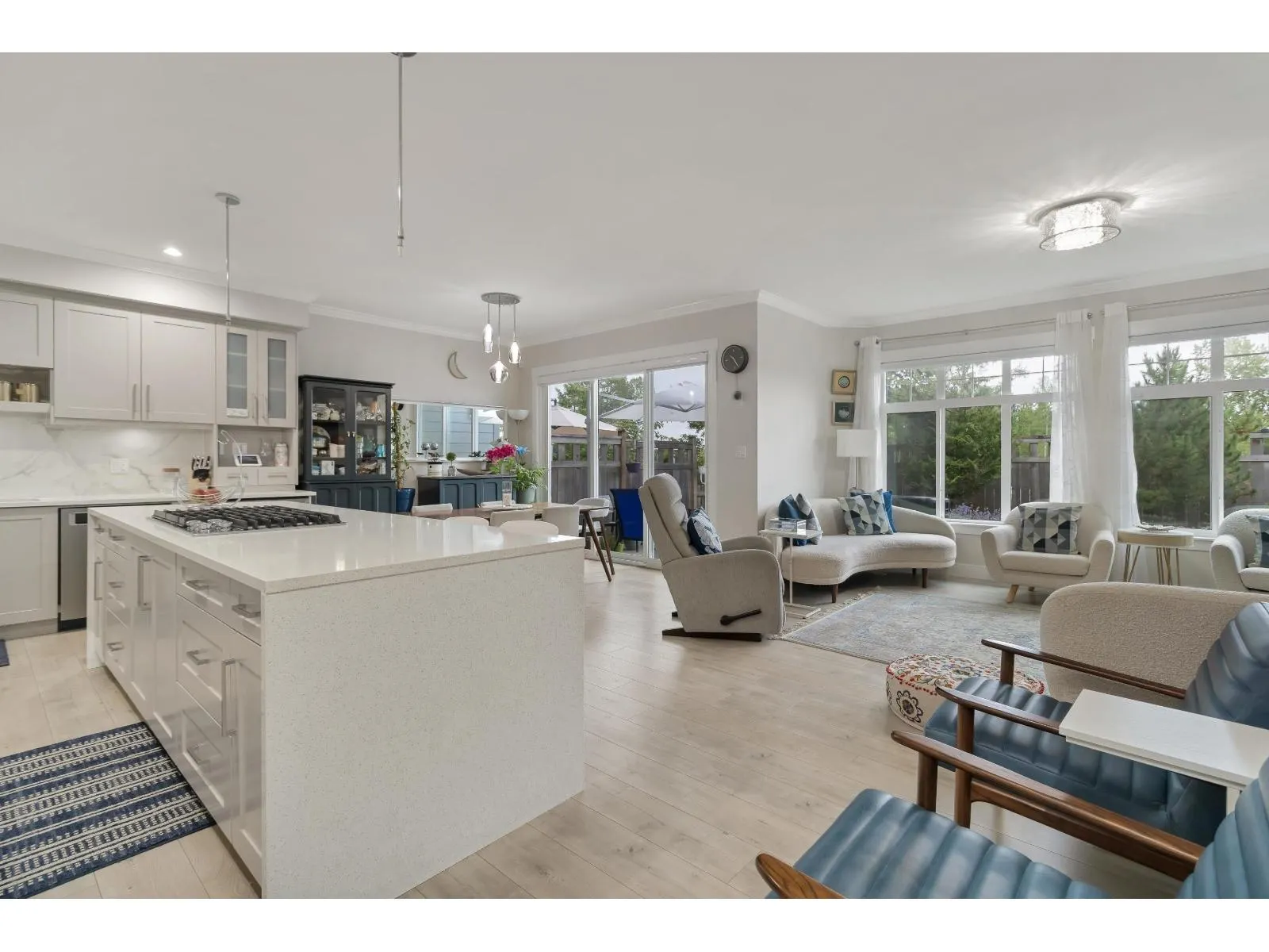 63 17033 FRASER HIGHWAY