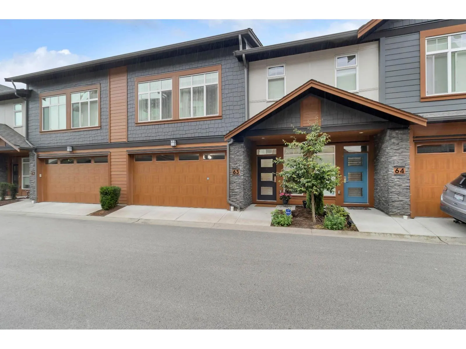 63 17033 FRASER HIGHWAY