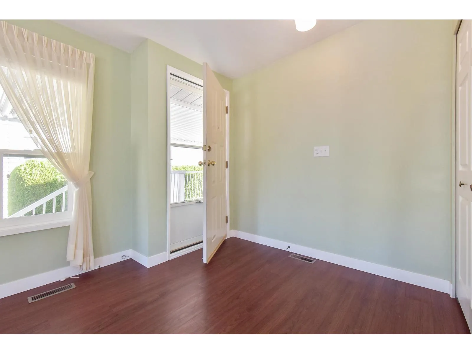 86 2303 CRANLEY DRIVE
