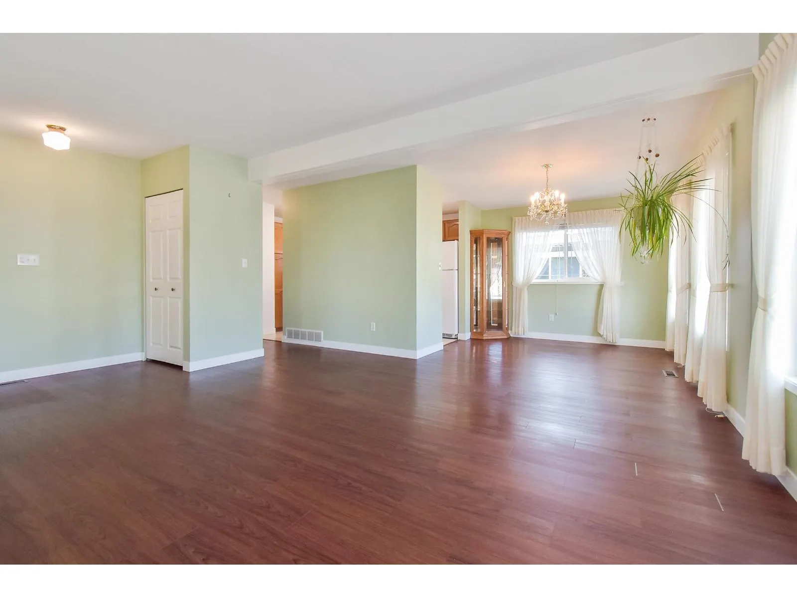 86 2303 CRANLEY DRIVE