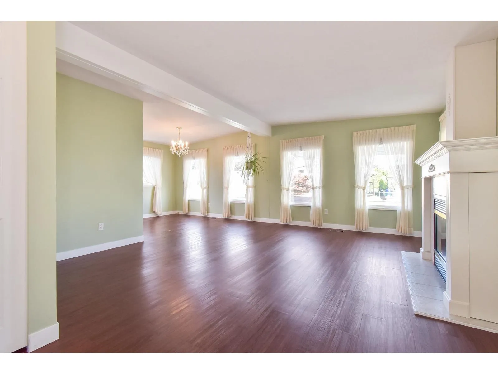 86 2303 CRANLEY DRIVE
