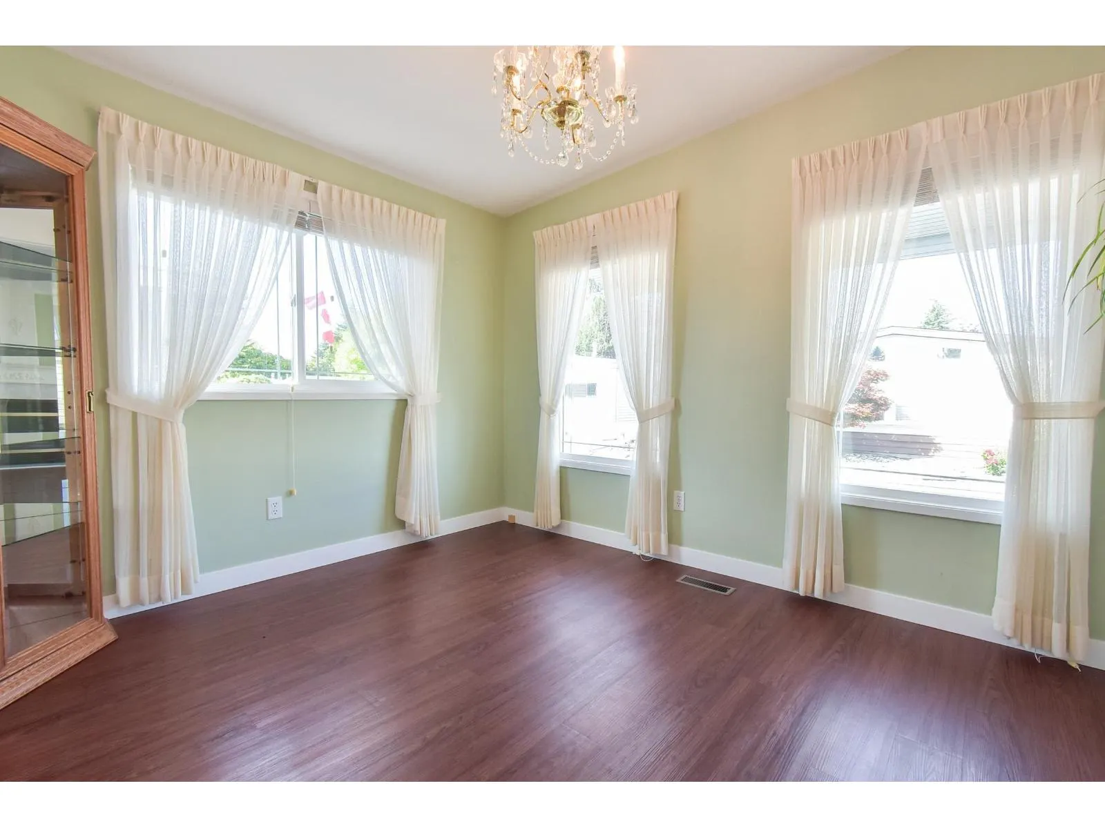 86 2303 CRANLEY DRIVE