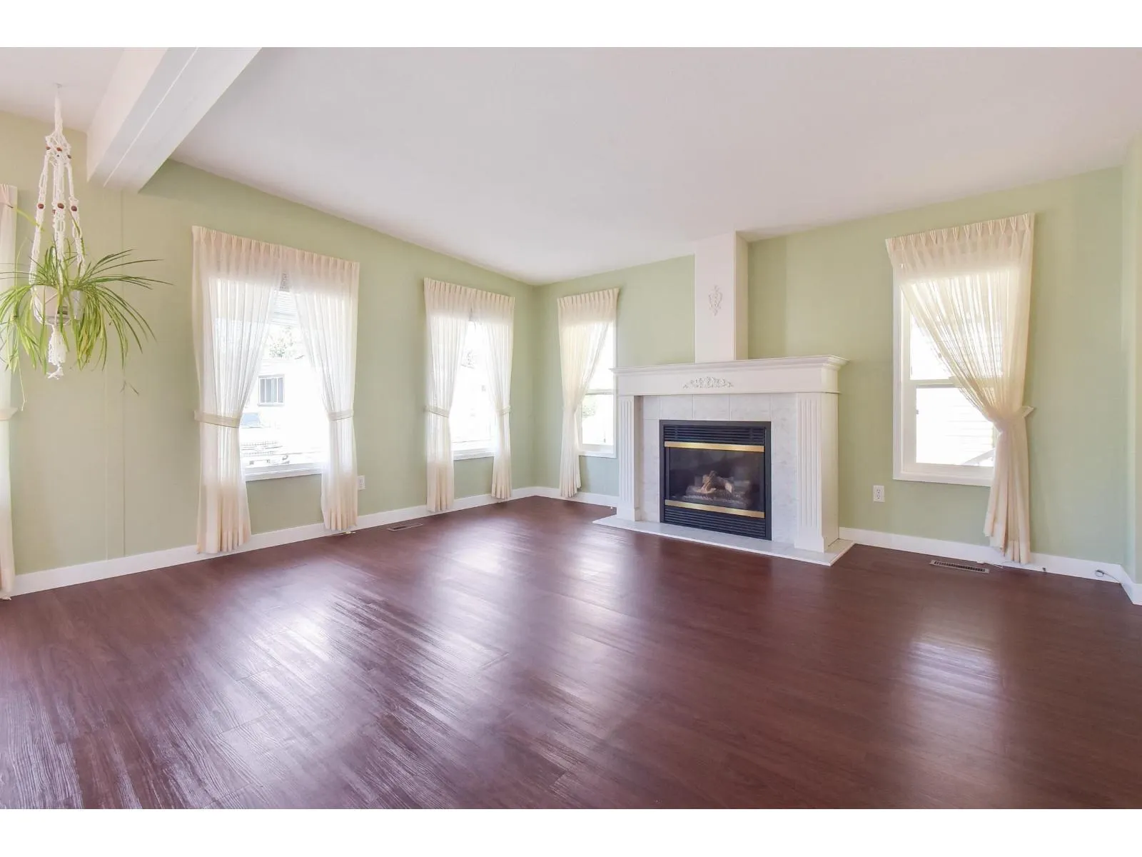 86 2303 CRANLEY DRIVE
