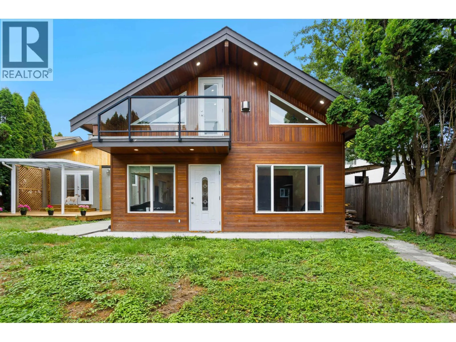 852 WRIGHT AVENUE