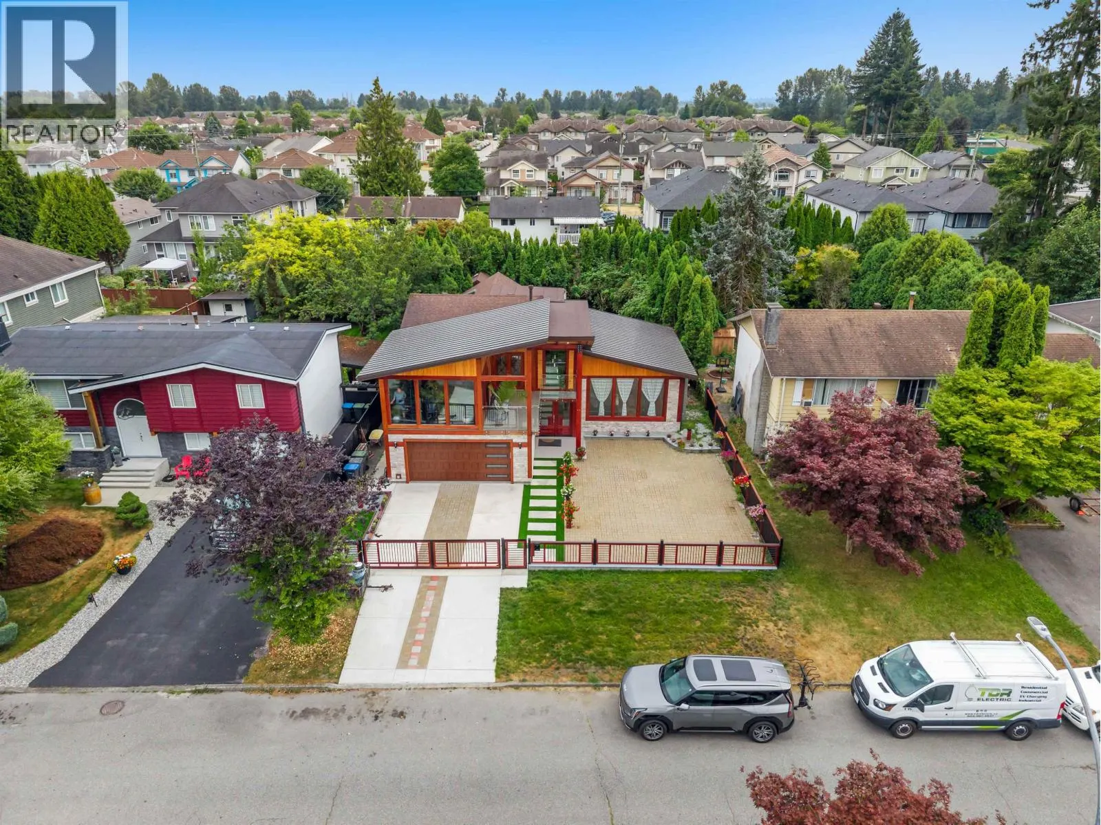 852 WRIGHT AVENUE