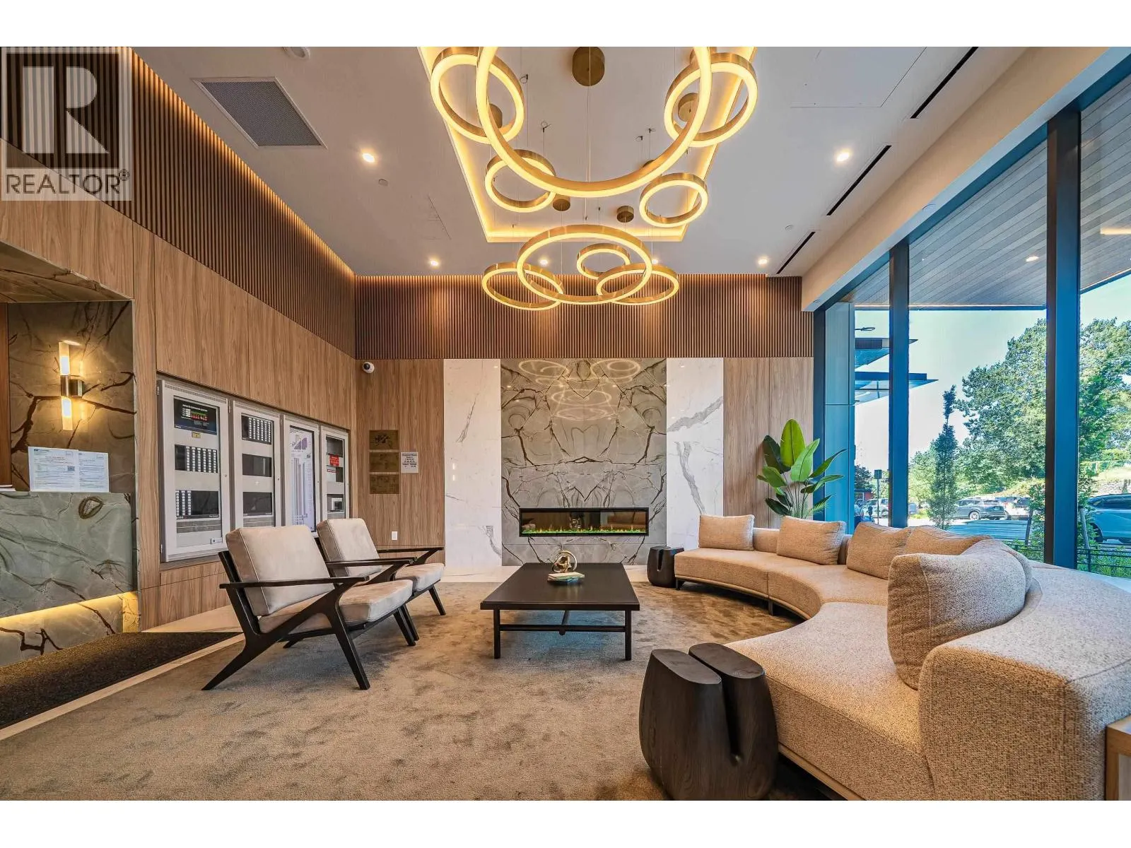 3503 4168 LOUGHEED HIGHWAY