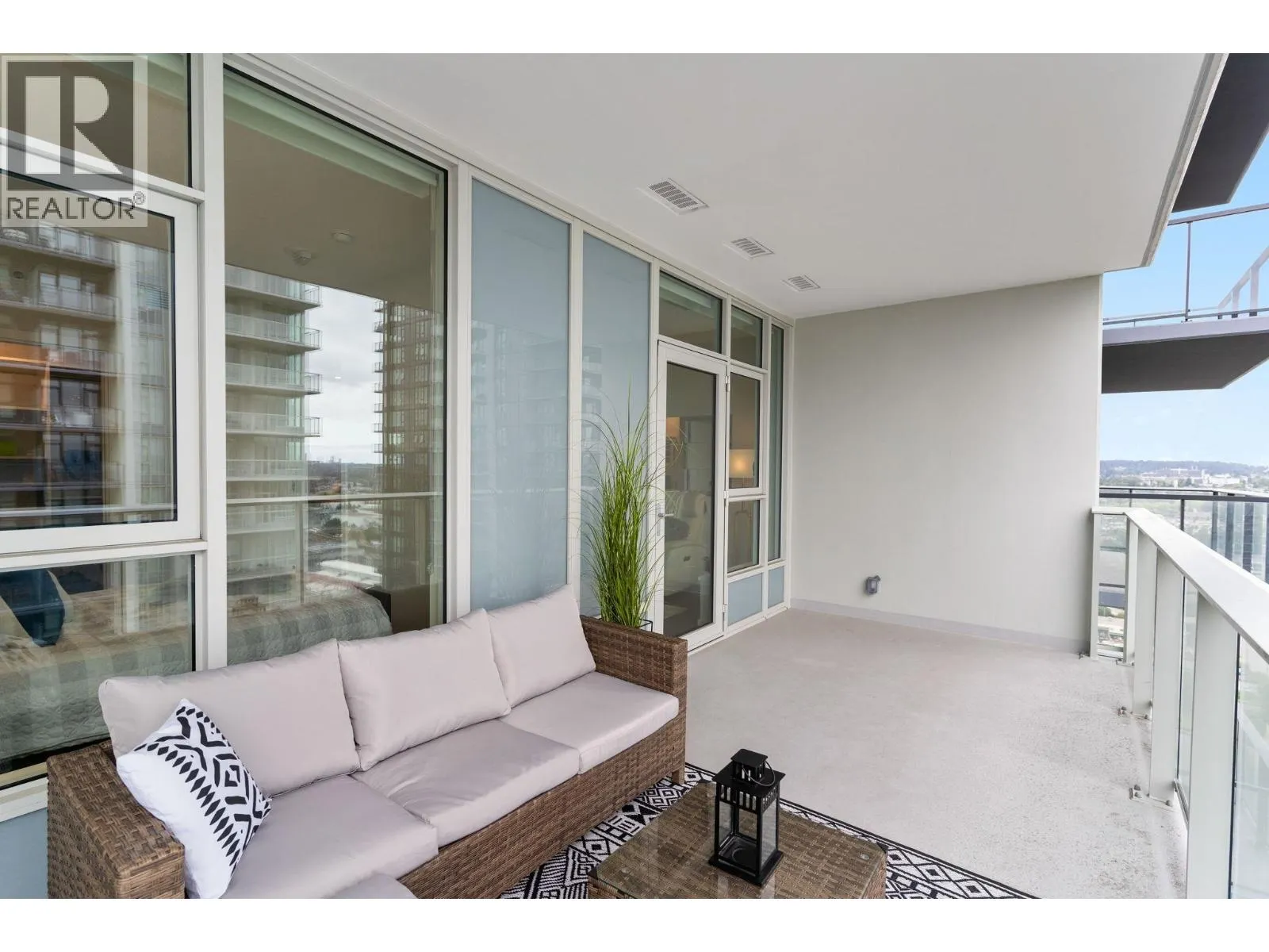 3503 4168 LOUGHEED HIGHWAY