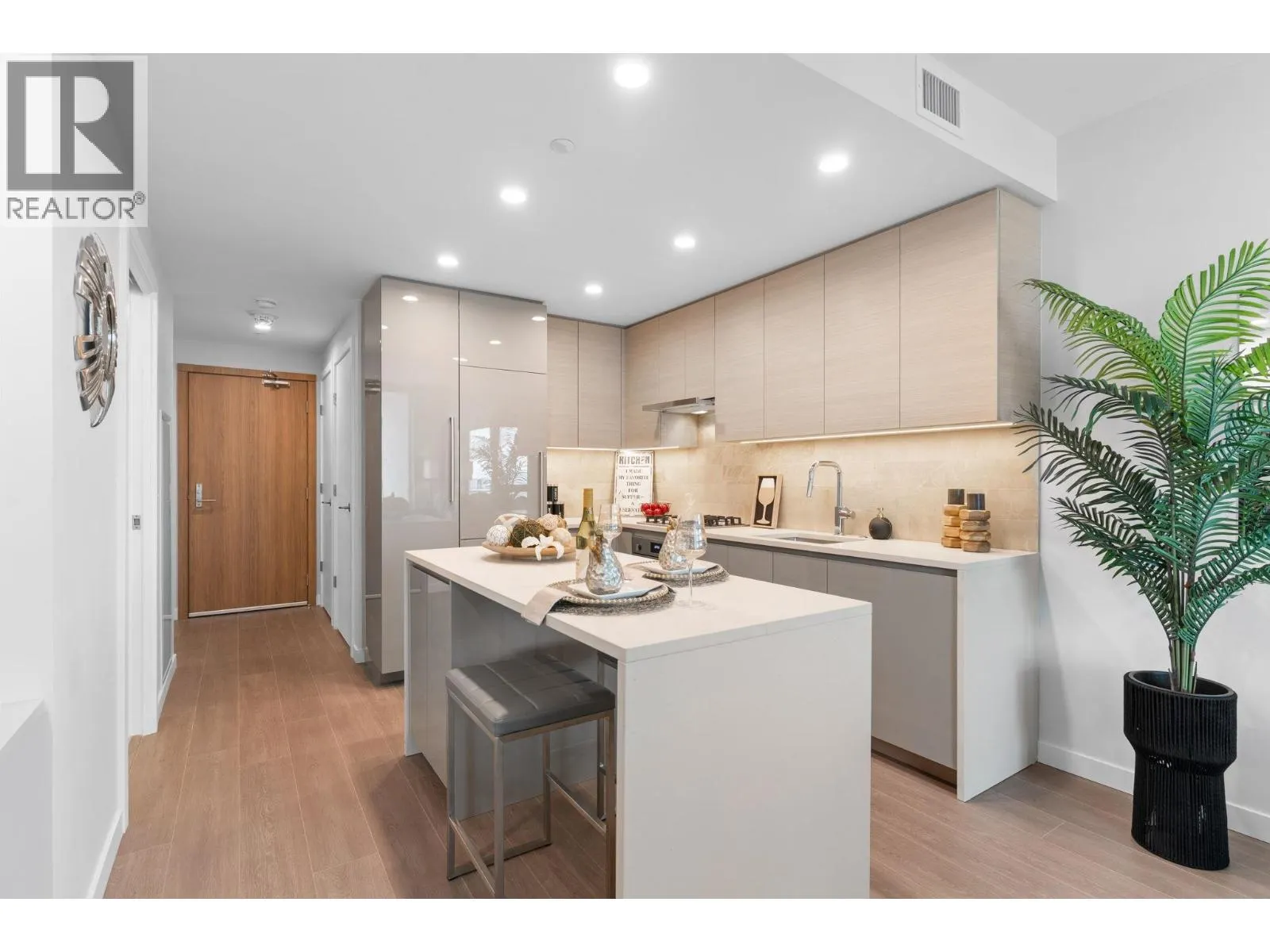 3503 4168 LOUGHEED HIGHWAY